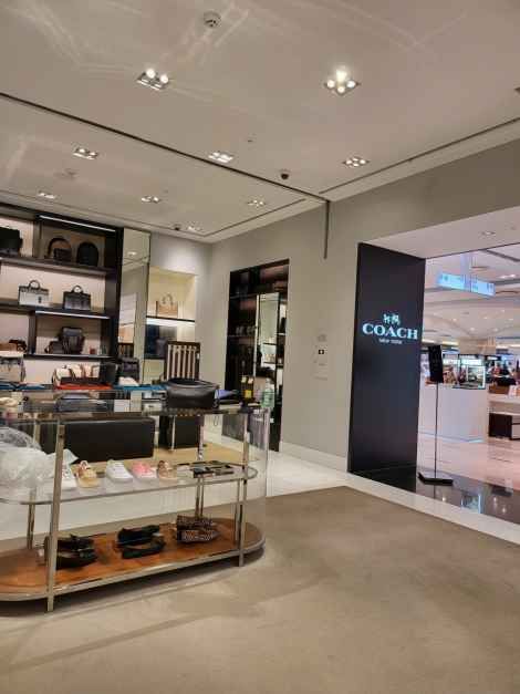 코치 신세계백화점 천안아산점