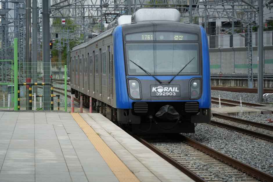 2024年12月から運転を開始した大慶線の2両編成の392000系電車