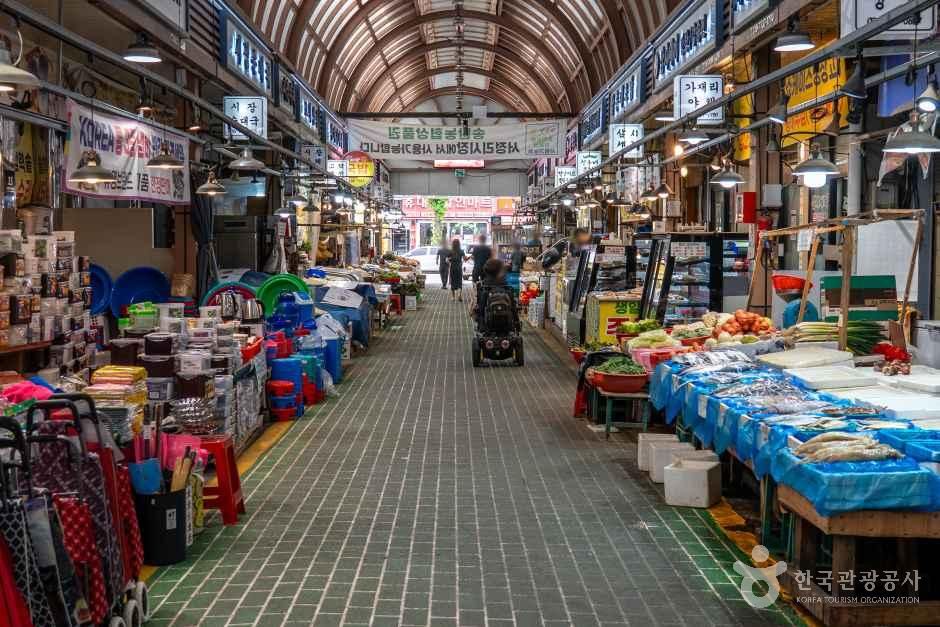 Seojeongni Traditional Market 2