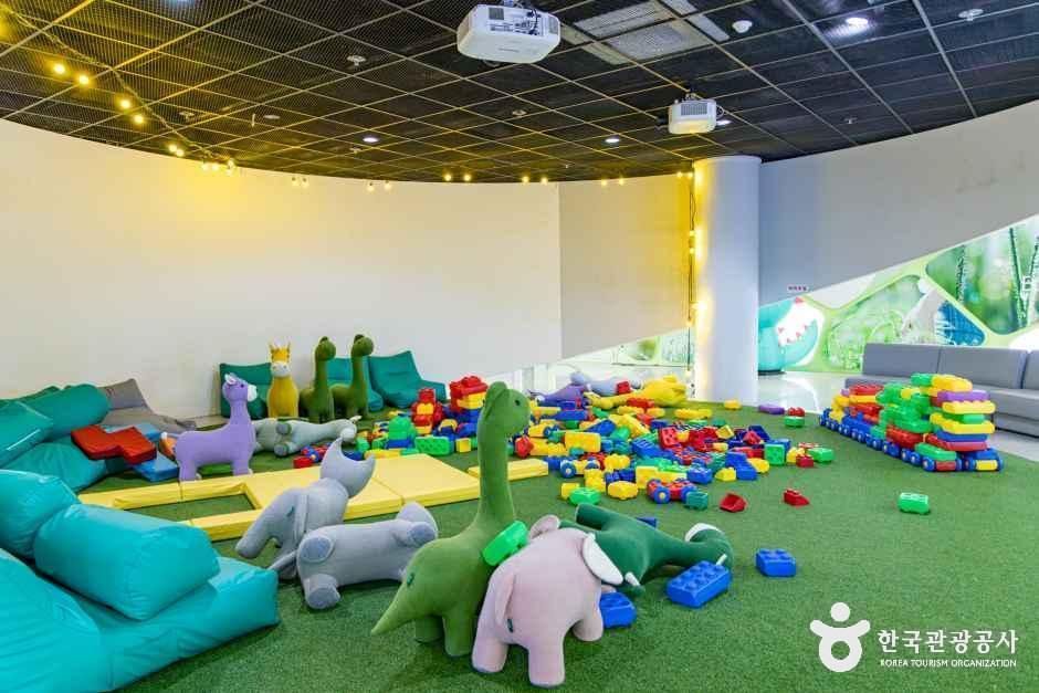전남광주통합특별시_곡성_섬진강기차마을생태학습관_내부_1.jpg