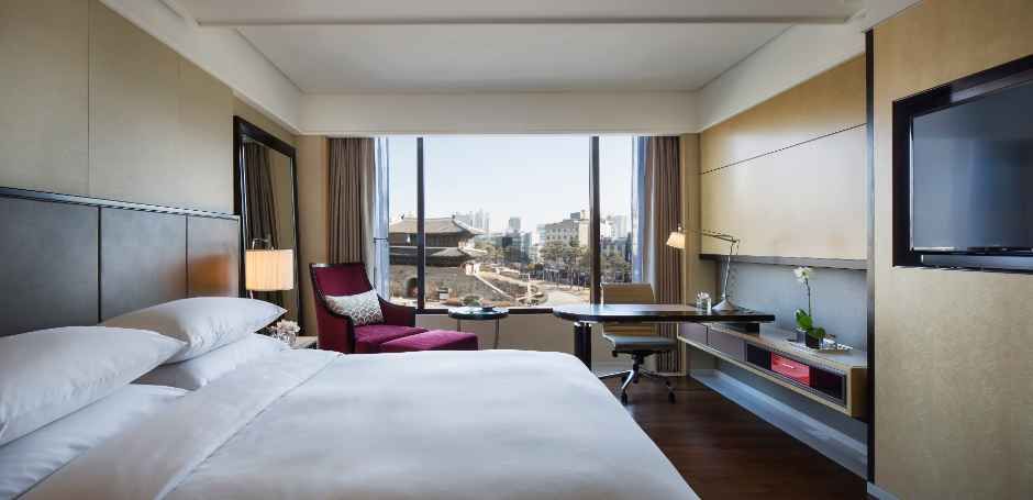 서울_JW 메리어트 동대문 스퀘어 서울_East Gate View Room.jpg