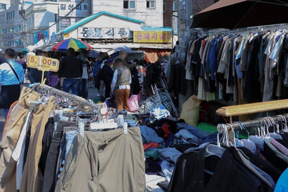 Dongmyo Flea Market