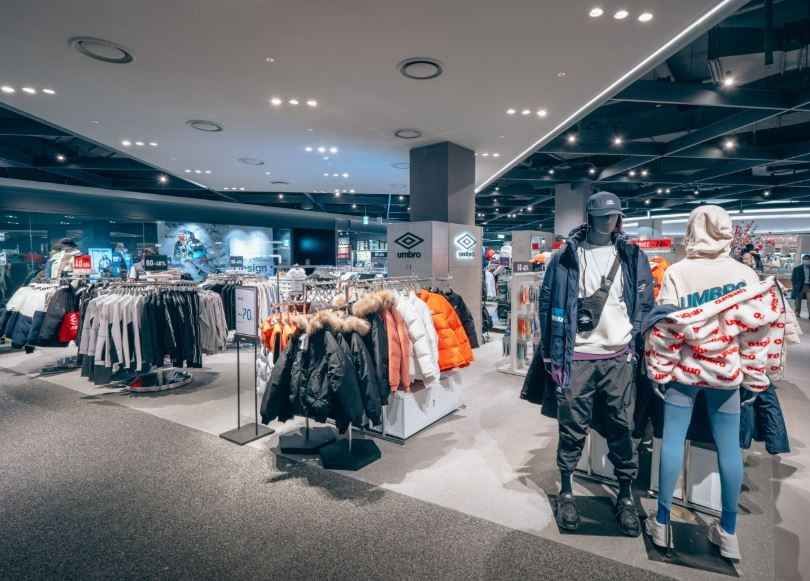 [事後免税店] UMBRO（アンブロ）・現代プレミアムアウトレットスペースワン 店(엄브로 현대프리미엄아울렛 스페이스원점)