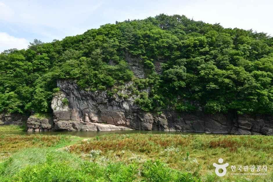 Petroglyphs of Bangudae Terrace in Daegok-ri [UNESCO World Heritage]