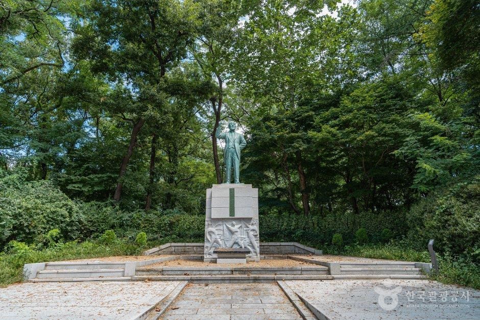 남강이승훈선생동상 사진 4