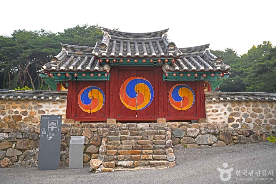 報恩郷校