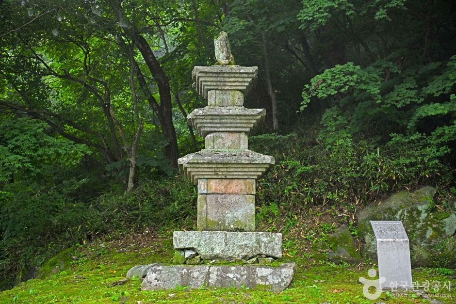 堤川 小岳寺址 三層石塔