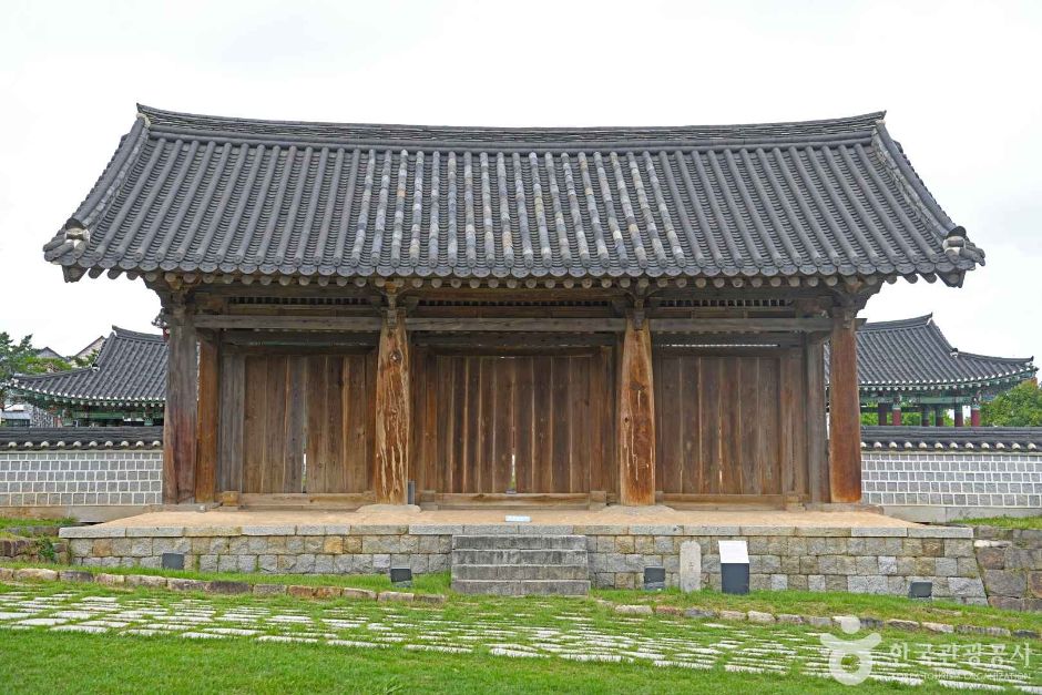 Gangneung Imyeonggwan Samun Gate