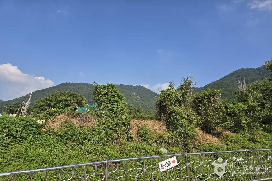 Changwon Jinnye Fortress