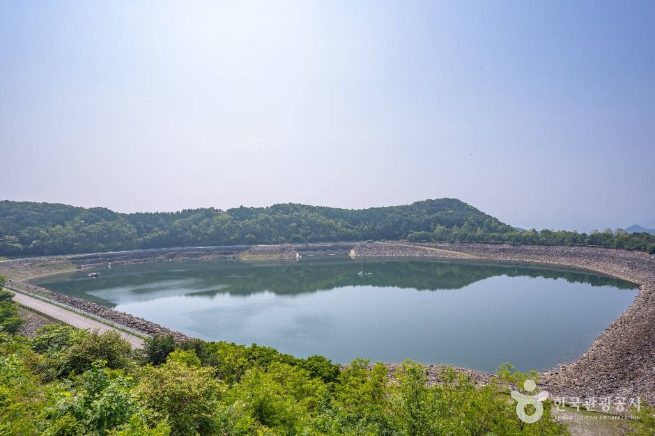 虎鳴湖水公園
