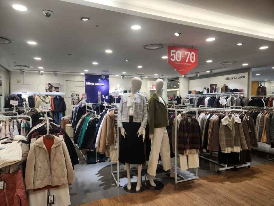 올리비아로렌 마리오아울렛 1관점