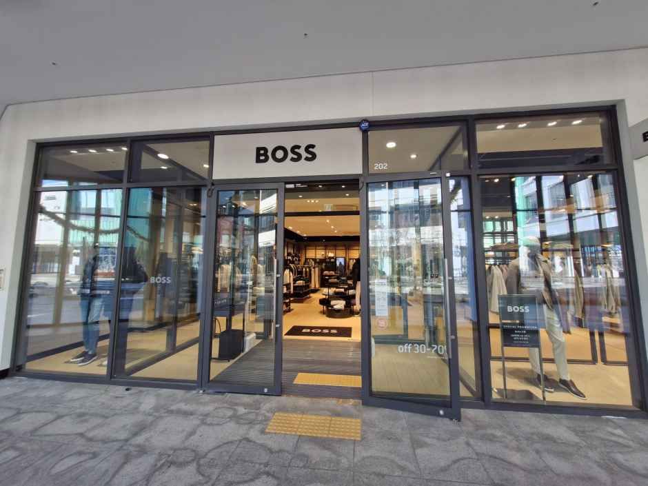 휴고보스 현대프리미엄아울렛 김포점