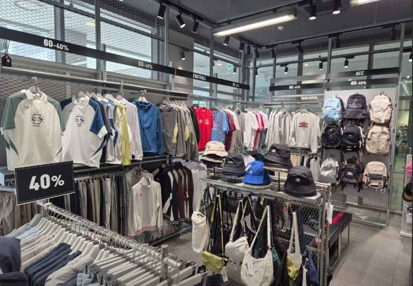 [事後免税店] UMBRO（アンブロ）・ロッテプレミアムアウトレットイチョン（利川）店(엄브로 롯데프리미엄아울렛 이천점)