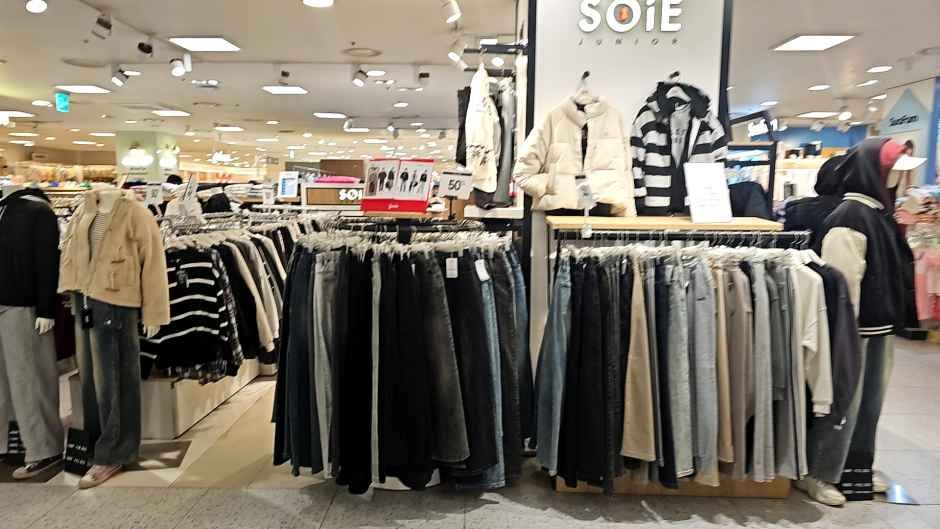 ソイ ニューコアアウトレット 坪村店