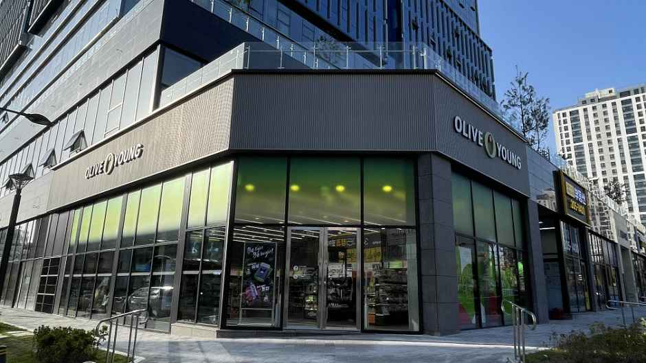 [事後免税店]Olive Young・ファソンバヌォル（華城半月）店(올리브영 화성반월점)