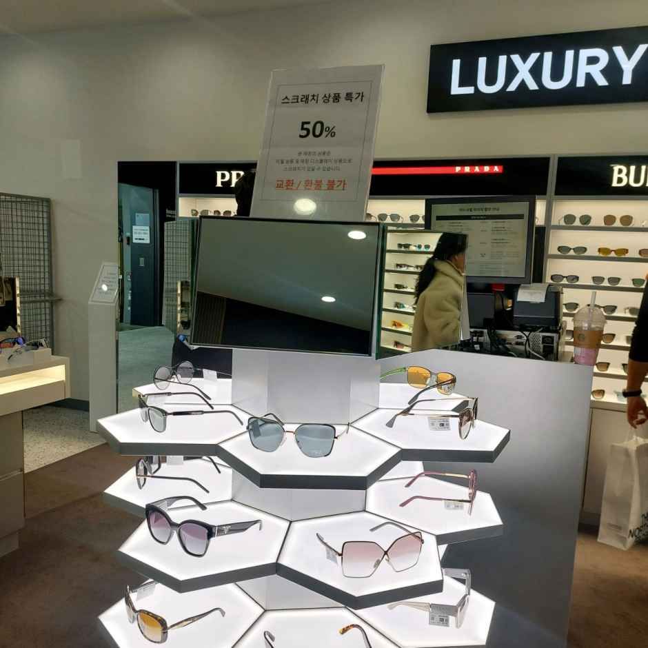 [事後免税店] Ray-Ban（レイバン）・新世界サイモンプレミアムアウトレットプサン（釜山）店(레이밴 신세계사이먼프리미엄아울렛 부산점)