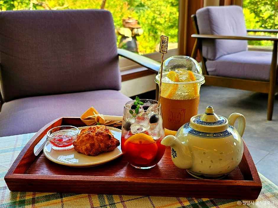 밀양_어서이곳 (1).jpg