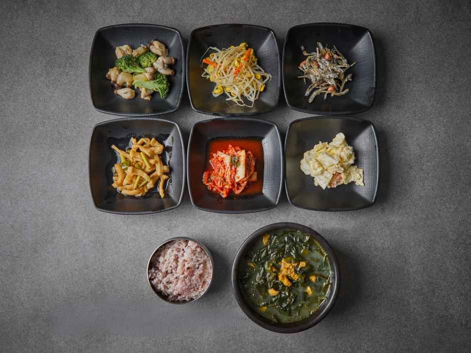 제주_하르방식당 (8).jpg