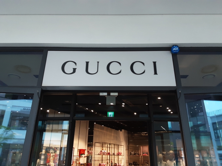 Photos at Gucci Outlet - Rosemont, IL