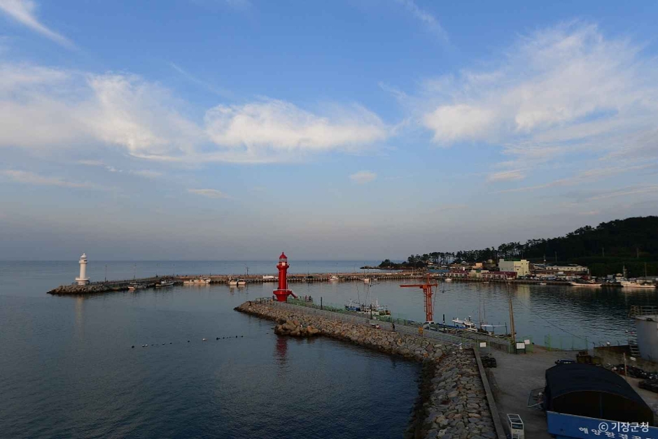 鹤里港（鹤里防波堤）
