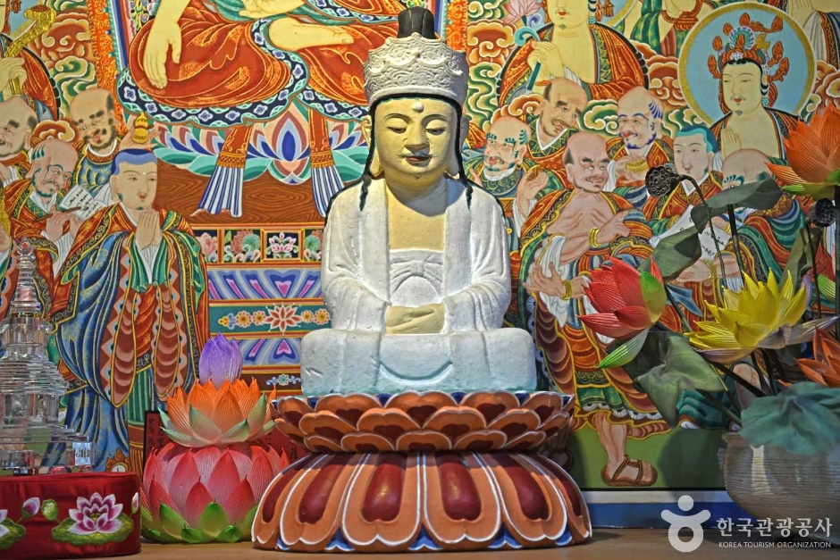 高山寺石造観音菩薩坐像