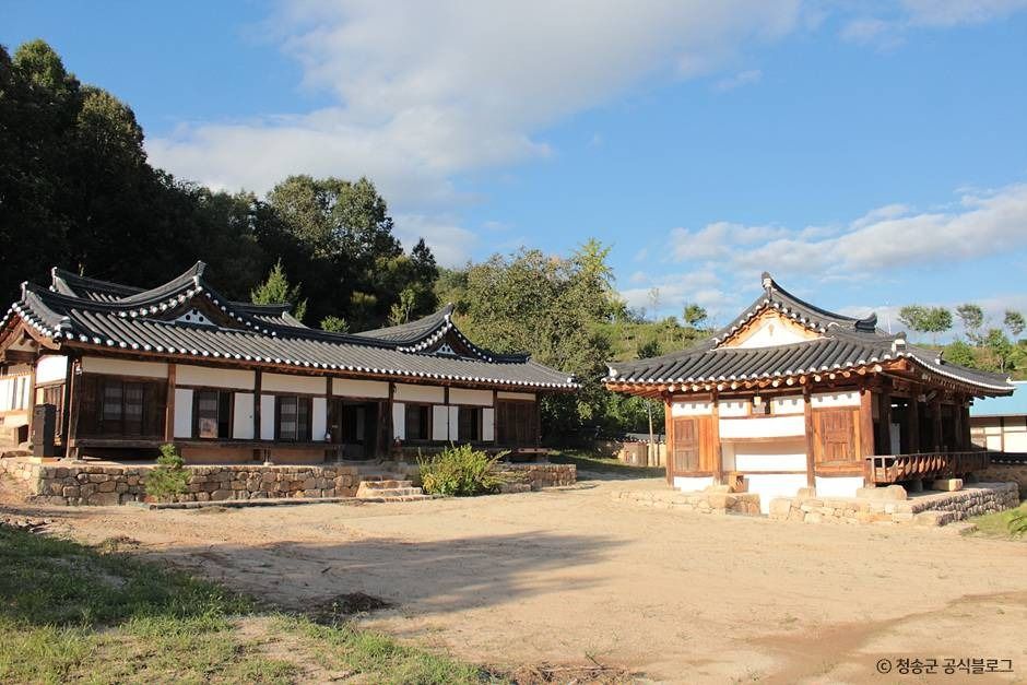 青松 平山申氏 判事公派 宗宅と分家古宅