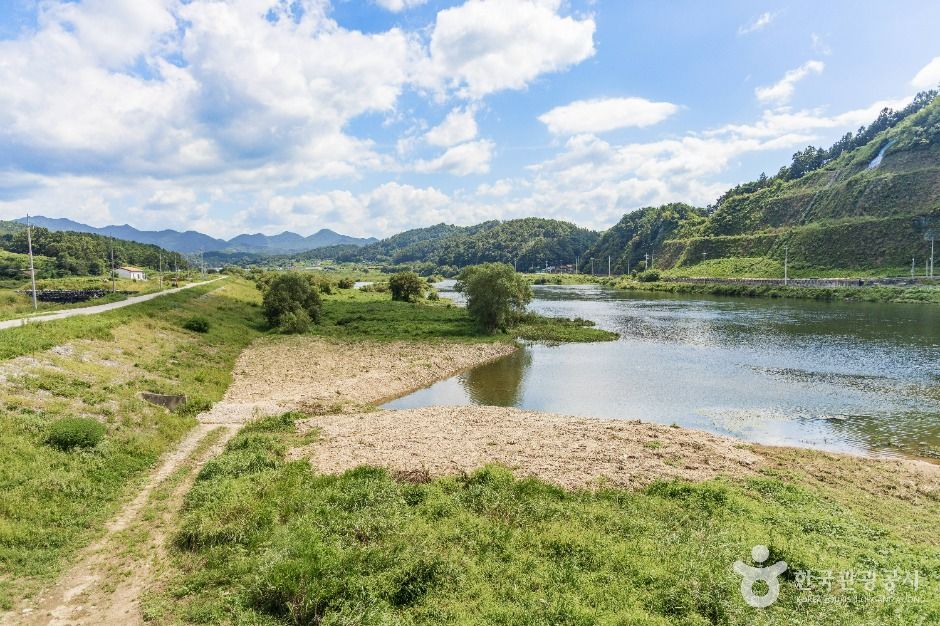 Cheonnaegang River