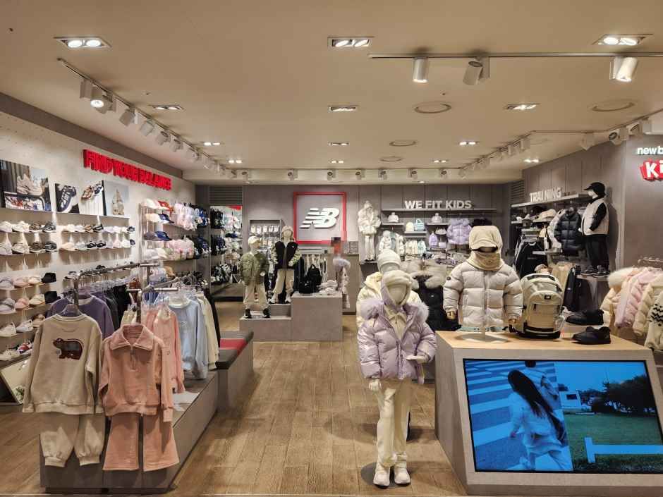 뉴발란스 키즈 NC 신구로점