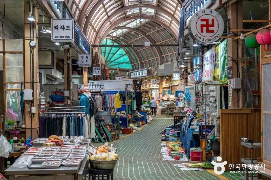 Seojeongni Traditional Market 5
