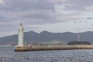 도남항 동방파제 등대