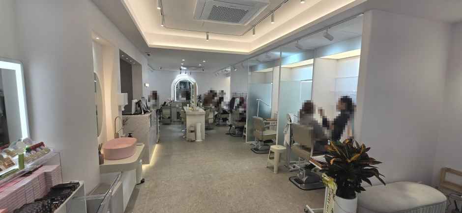 [事後免税店]COCOREA（ココリア）・ミョンドン（明洞）メイクアップ支店(코코리아 명동메이크업지점)