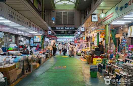 Mangwon Market img1