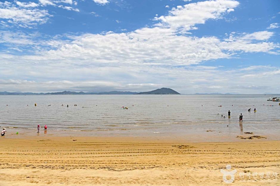 Yulpo Beach (Solbat Beach)