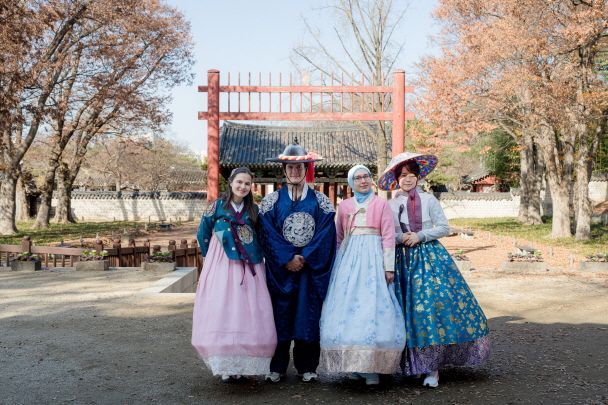 Stroll Through Joseon in Hanbok 
