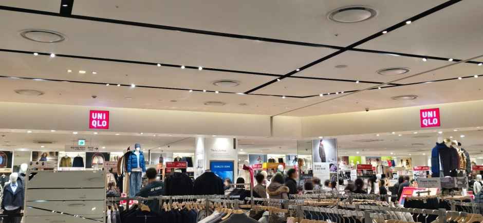 유니클로 신세계백화점 김해점