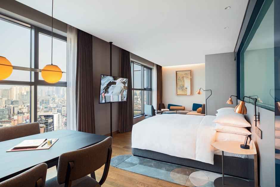 서울_라이즈오토그래프컬렉션_PRODUCER SUITE (1).jpg