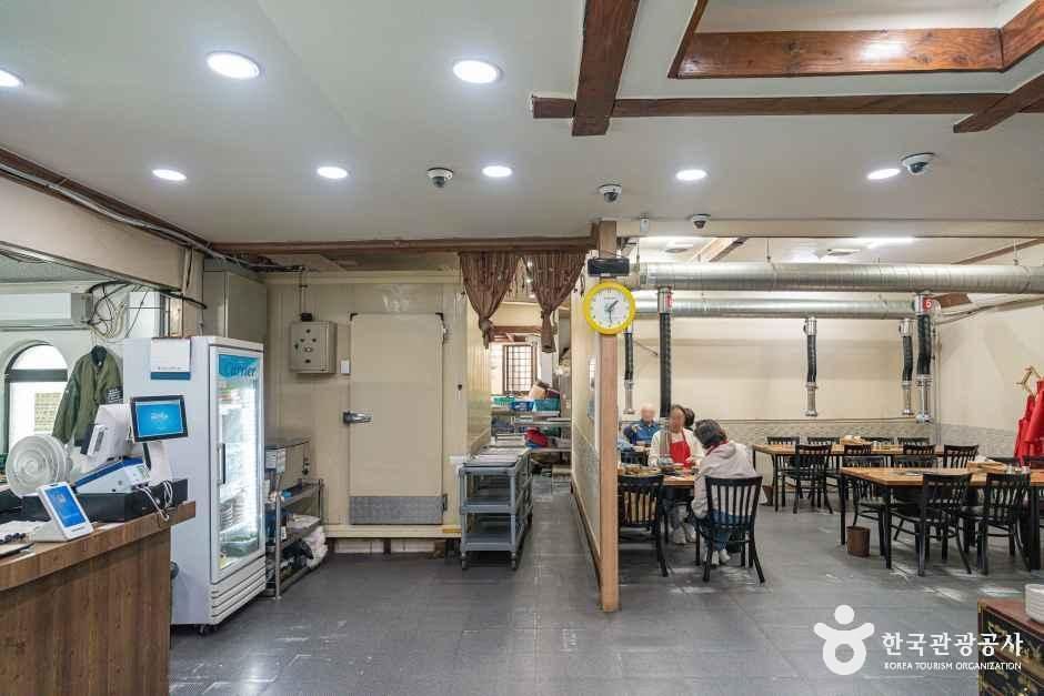 청통한우식육식당 사진 4