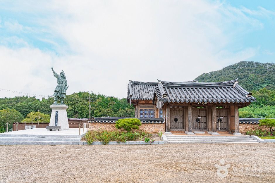 Bae Jung-son Shrine