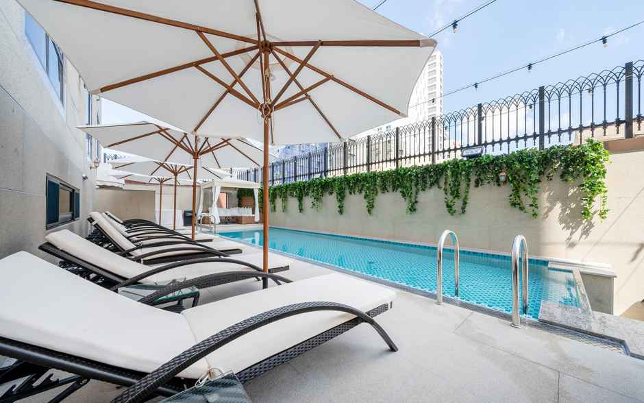 대구_2월 호텔 더시그니처 동성로점_수영장 (3).png