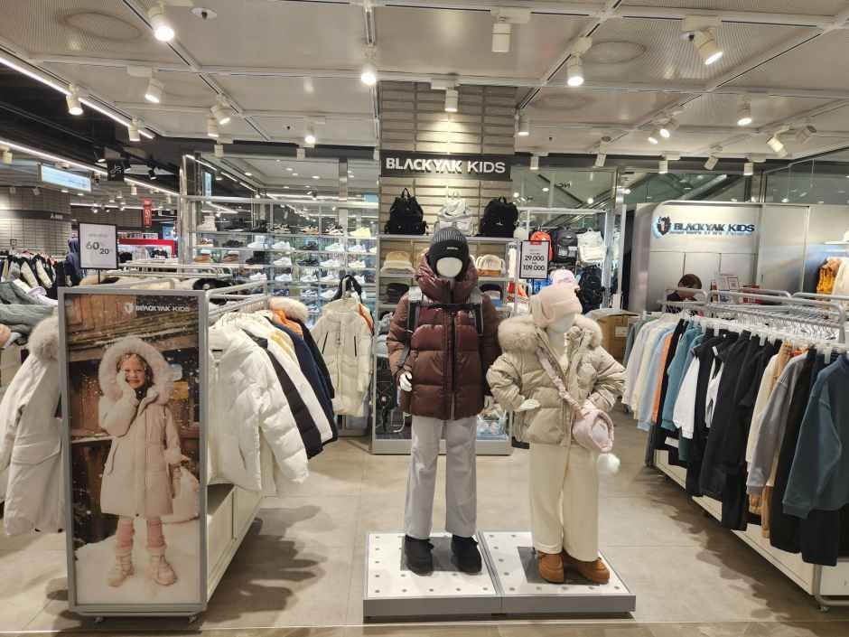 블랙야크 키즈 NC 신구로점