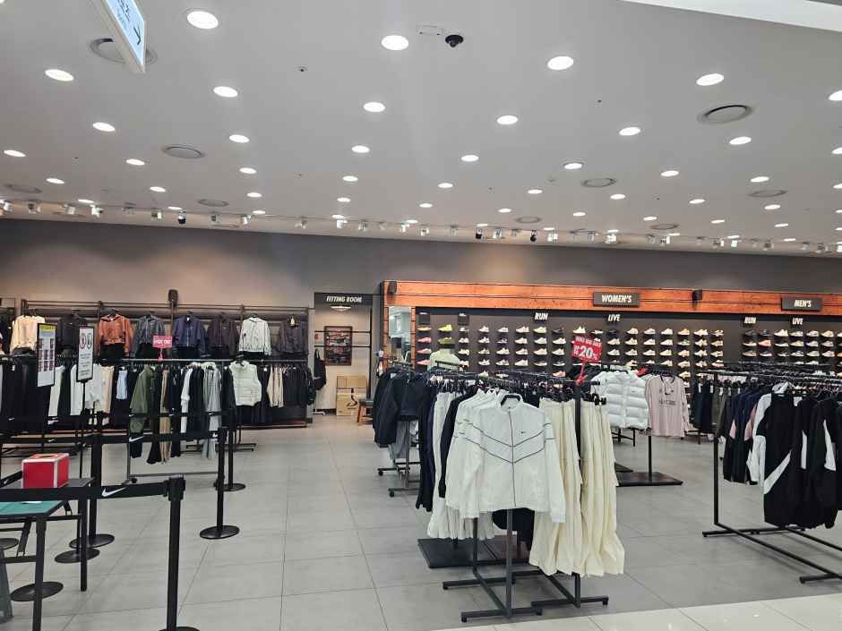 ナイキ モダアウトレット 仁川店
