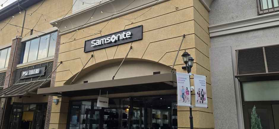 新秀丽 新世界Simon高级奥特莱斯 釜山店