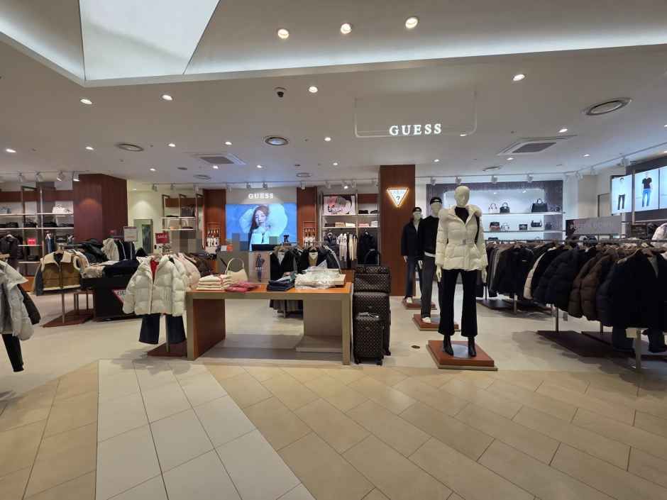 GUESS ロッテプレミアムアウトレット坡州店