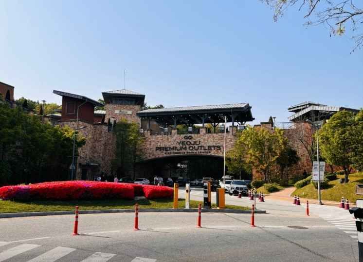 [事後免税店] Acne Studios（アクネストゥディオズ）・新世界サイモンプレミアムアウトレットヨジュ（驪州）店(아크네스튜디오 신세계사이먼프리미엄아울렛 여주점)