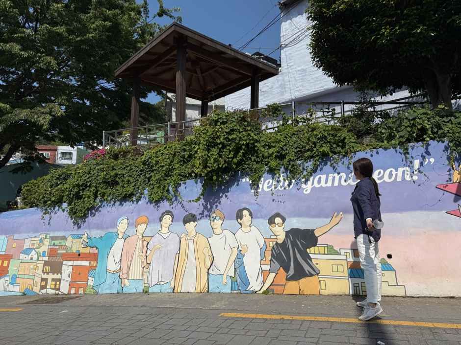 Mural de BTS en la Aldea Cultural Gamcheon