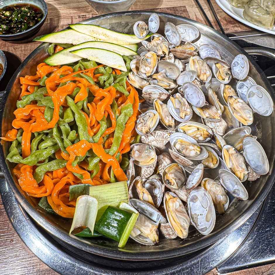 배터지는집 동막손칼국수명가