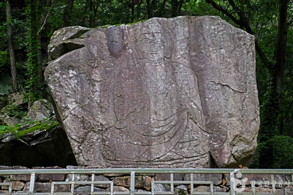 槐山三防里摩崖如来坐像