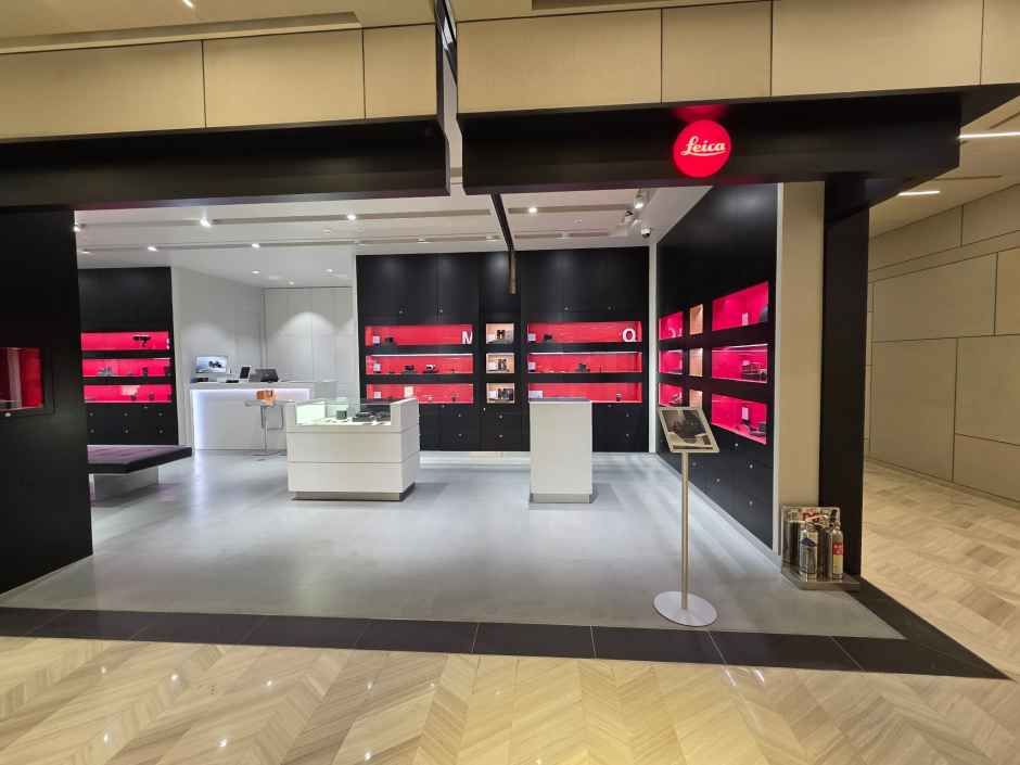 Leica Store SHINSEGAE Department Store Main Branch [Tax Refund Shop](라이카 스토어 신세계백화점 본점)