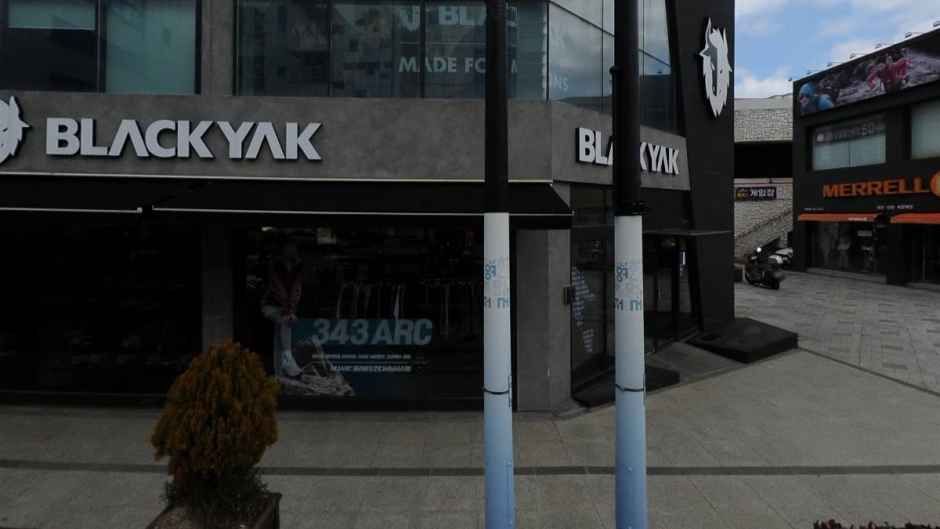 [事後免税店]BLACKYAK（ブラックヤク）・シンジェジュ（新済州）店