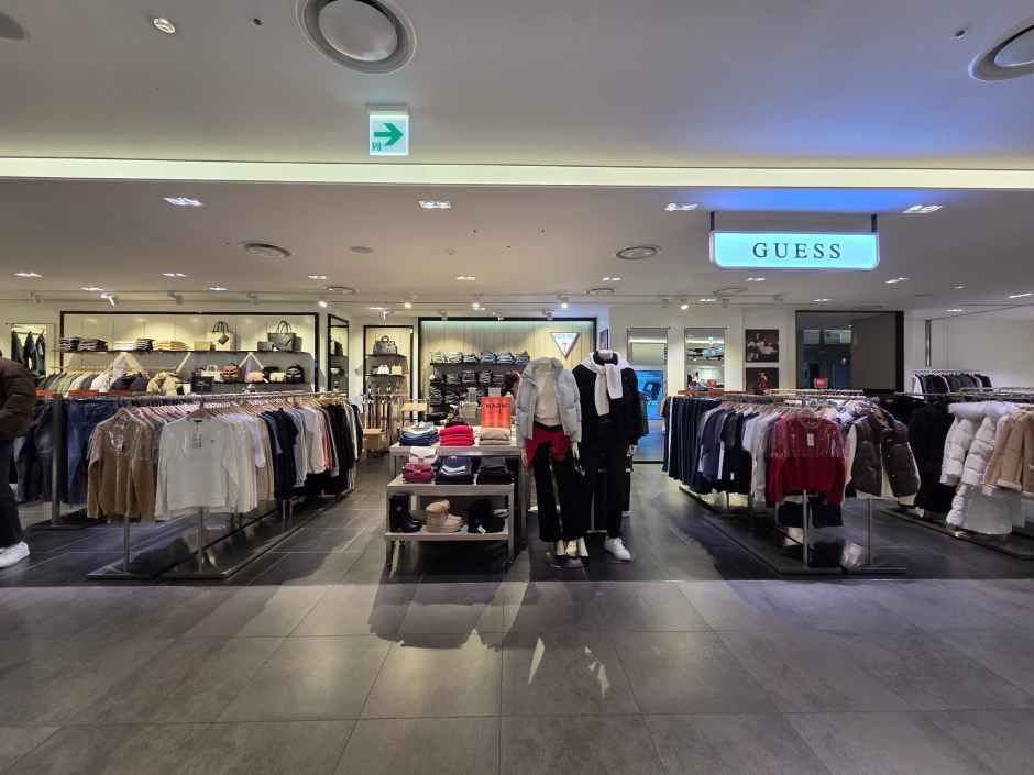 [事後免税店] GUESS・現代アウトレットトンデムン（東大門）店(게스 현대아울렛 동대문점)